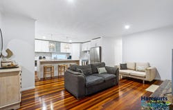 15 Elanora Street, Oxley, Qld 4075