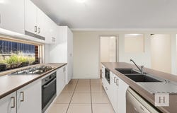 17 Voyager Street, Wadalba, NSW 2259