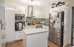 2 Greenview Street, Oxley, Qld 4075