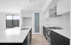 18 Greenhaven Boulevard, Deebing Heights, Qld 4306