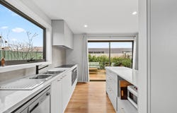 6/8 Donald Road, Queanbeyan, NSW 2620