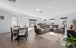 1/11A Carey Crescent, Bacchus Marsh, Vic 3340