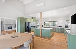 6 Woorarra Court, Chirnside Park, Vic 3116