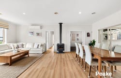 10 Bull Finch Way, Berwick, Vic 3806