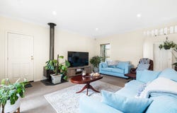 2/5 Essex Court, Bayswater, Vic 3153