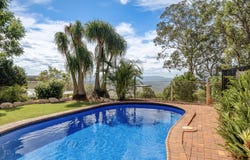 19 Harvey Street, Mount Lofty, Qld 4350