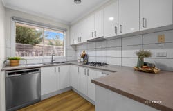90 Bellevue Drive, Berwick, Vic 3806