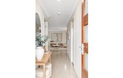 1/1A Alford Street, Mount Lofty, Qld 4350