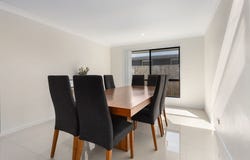 53 Wright Crescent, Flinders View, Qld 4305