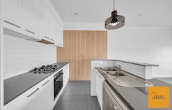 2/9 Cooloongup Crescent, Harkness, Vic 3337