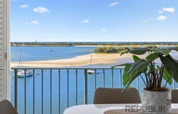 30/326 Marine Parade, Labrador, Qld 4215