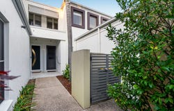 3045 Everglade Avenue, Carrara, Qld 4211