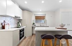 1/4 Todd Grove, Somerville, Vic 3912