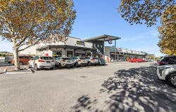 3 Selkirk Drive, Kinross, WA 6028