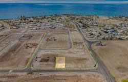 8 Shine Street, Elliott Heads, Qld 4670