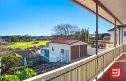 74 Weringa Avenue, Lake Heights, NSW 2502