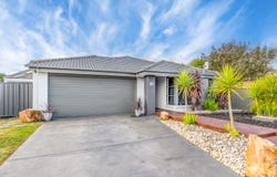 33 Moore Street, Rosedale, Vic 3847