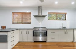 39 Logan Avenue, Oxley, Qld 4075