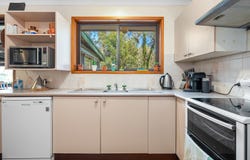 60 Chris Avenue, Salt Ash, NSW 2318
