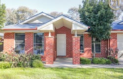 77 songlark cres, Thurgoona, NSW 2640