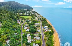 8 Ann Street, Flying Fish Point, Qld 4860