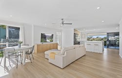 4 Remount Place, Carrara, Qld 4211