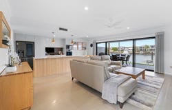 18/35 Sickle Avenue, Hope Island, Qld 4212