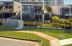 2G Osbourne Street, Scarborough, Qld 4020