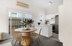 2 Exhibition Street, McKinnon, Vic 3204