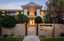 16 Brisbane Corso, Fairfield, Qld 4103