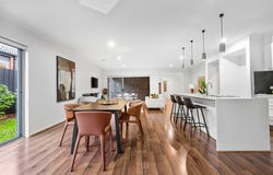 39 Dunraven Crescent, Doreen, Vic 3754