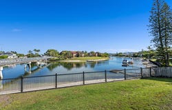 68 Hooker Boulevard, Mermaid Waters, Qld 4218