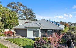 128 Jackson Drive, Drouin, Vic 3818