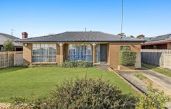 32 Meadow Wood Walk, Narre Warren, Vic 3805