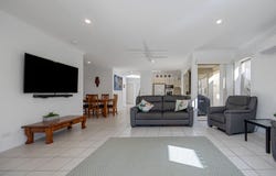 70/76 Bayview Street, Runaway Bay, Qld 4216