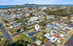18 Cape Street, Tuncurry, NSW 2428