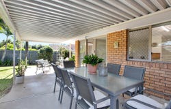 1/10 Golden Crest Place, Bellbowrie, Qld 4070