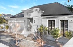 17 New Road, Oak Park, Vic 3046