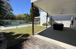 2/83 Mountain View Avenue, Miami, Qld 4220