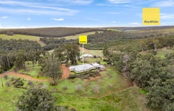 40 Yarri Brow, Kangaroo Gully, WA 6255