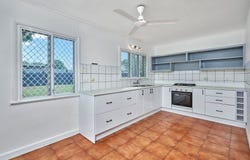 29 Oleander Street, Holloways Beach, Qld 4878