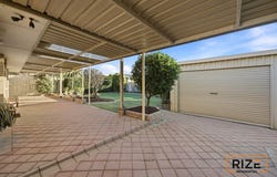 5 Cadoux Loop, Hocking, WA 6065