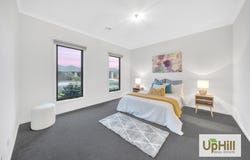 34 Trojan Crescent, Clyde North, Vic 3978