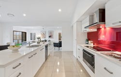 5 Laguna Avenue, Redlynch, Qld 4870