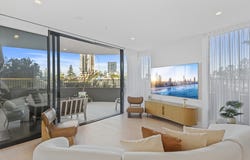 107/180 Marine Parade, Labrador, Qld 4215