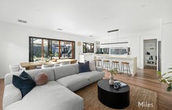 2 Kelvin Grove, Thornbury, Vic 3071
