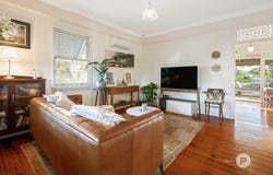 14 Arthur Terrace, Red Hill, Qld 4059