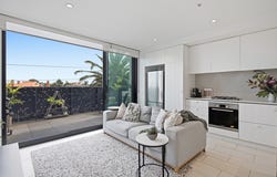 201/76 Barkly Street, St Kilda, Vic 3182