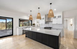 10 Paxtons Lane, Mansfield, Vic 3722