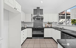 21 Houthem Street, Camp Hill, Qld 4152